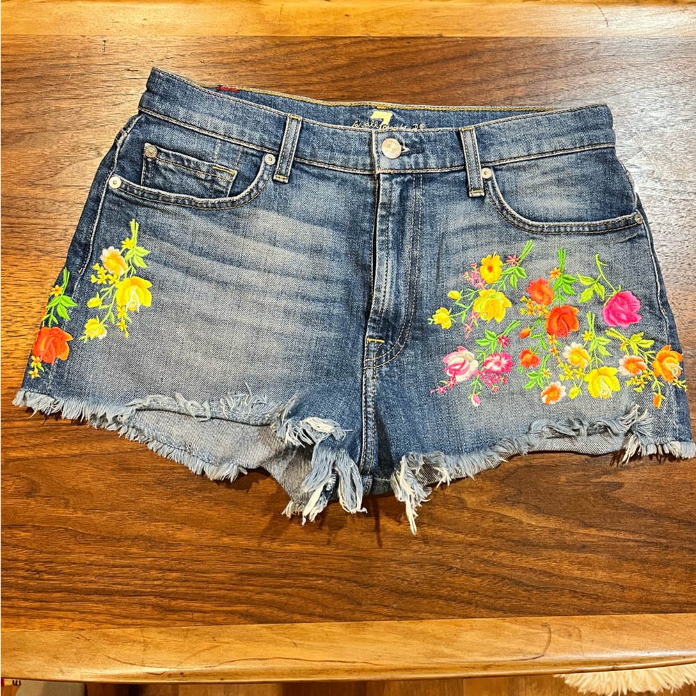 7 for all mankind cut off shorts size 28
